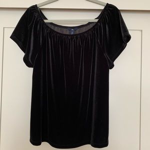 GAP Velvet Short Sleeve Off-Shoulder Top
